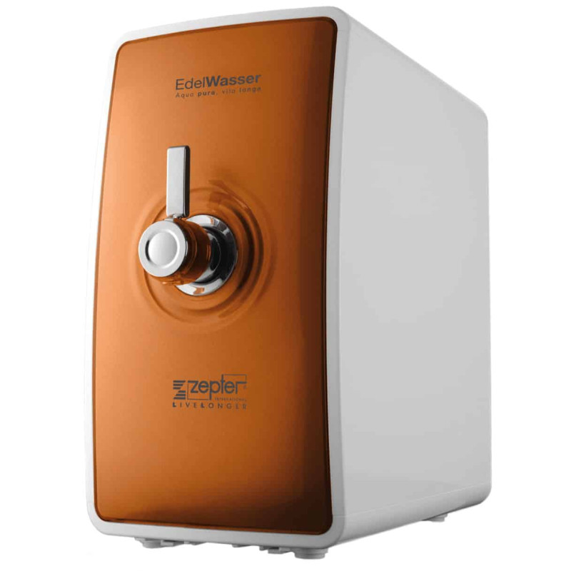 Ер адам есекті сүйіп, сосын трахает.